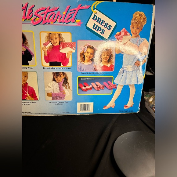 LITTLE STARLET VTG 80s New in box Dress up cape. Dated 1989. Box is damaged - Picture 7 of 9